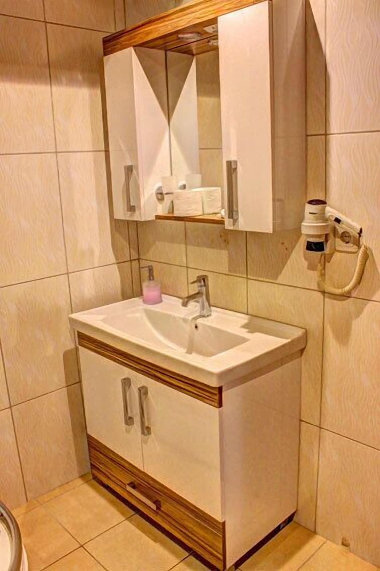 Hotel Real Life Истанбул Екстериор снимка