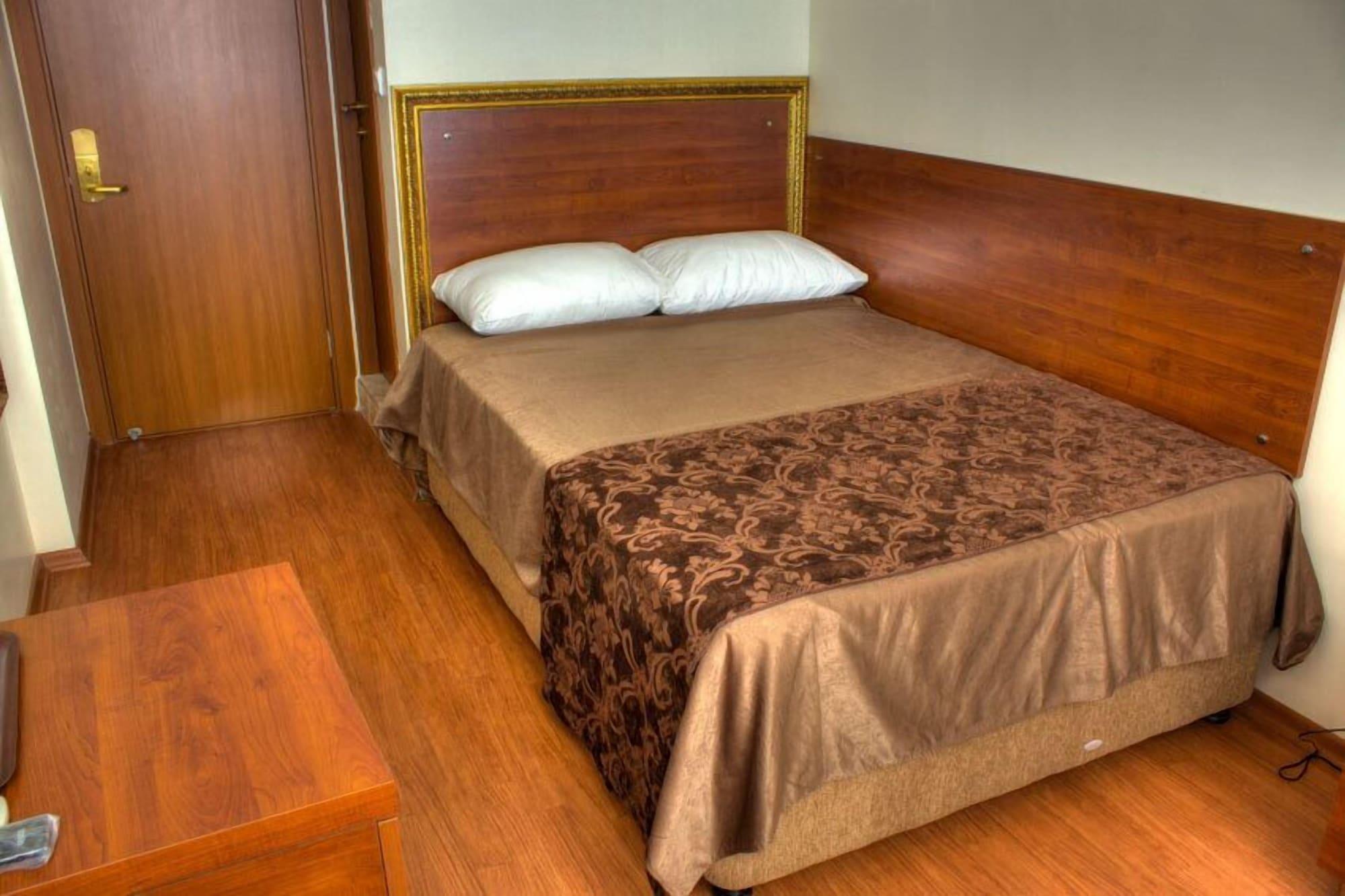 Hotel Real Life Истанбул Екстериор снимка