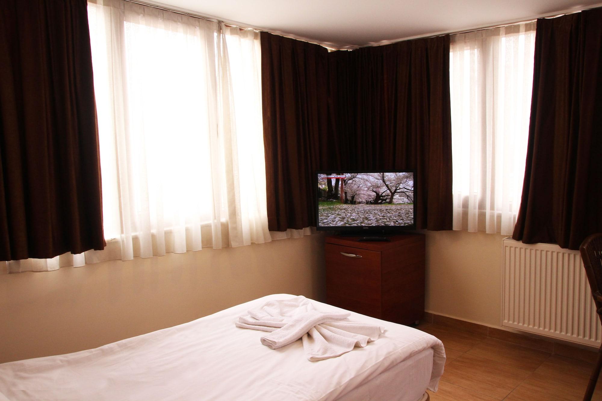 Hotel Real Life Истанбул Екстериор снимка
